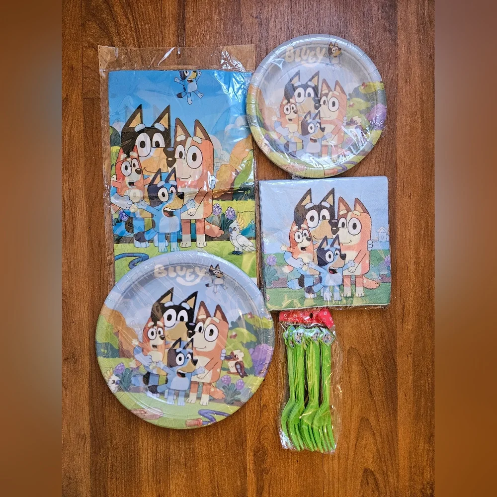 .Bluey Party Supplies Set - Blue and Green